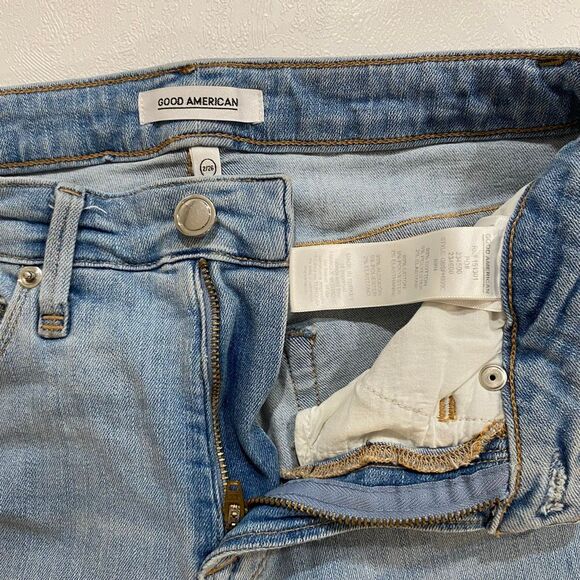 Good American Light Wash Denim Bermuda Shorts Size 2/26 - Picture 8 of 8